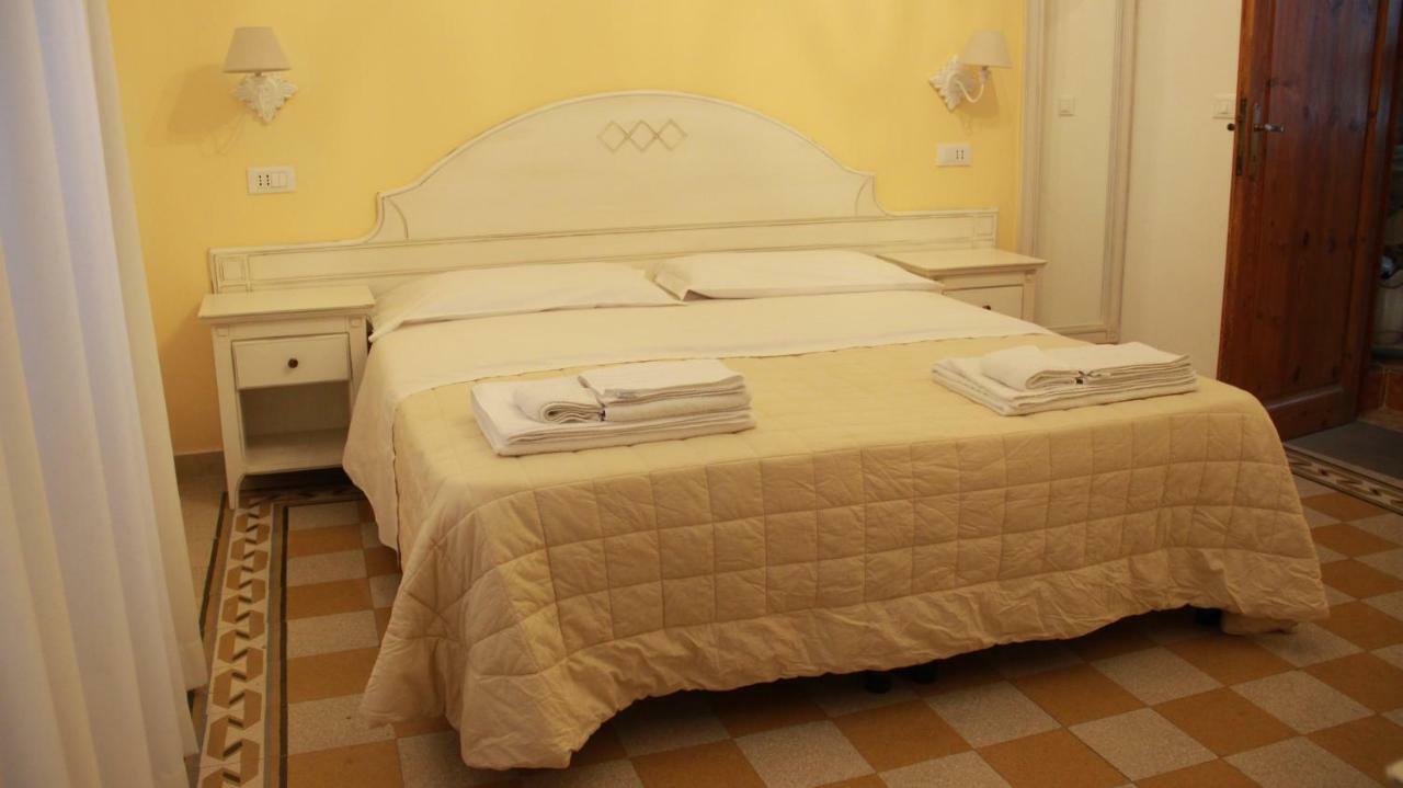Guest House Domo Florenzia Exteriör bild